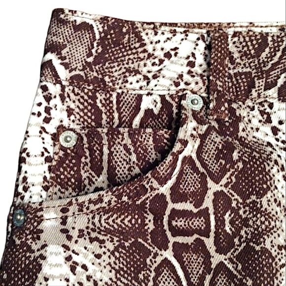 NWOT Topshop Moto Brown Snakeskin print denim skirt. Size 6, Brown, Tan, White - Picture 2 of 9